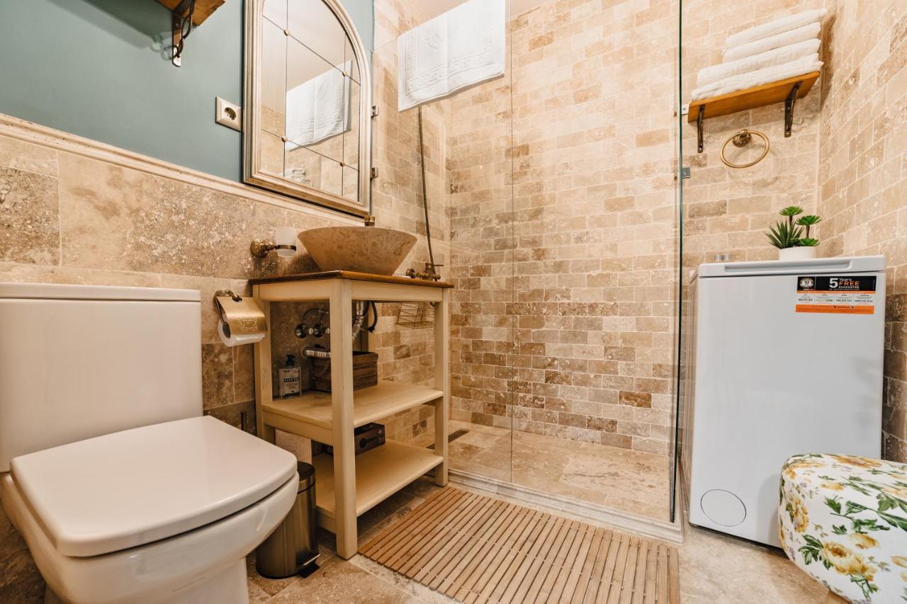 Seasons Atmosphere Studio Apartment